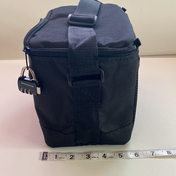 Locking insulated canvas lunch bag with NEW AND IMPROVED lock. Color Black NWOT - Picture 6 of 7